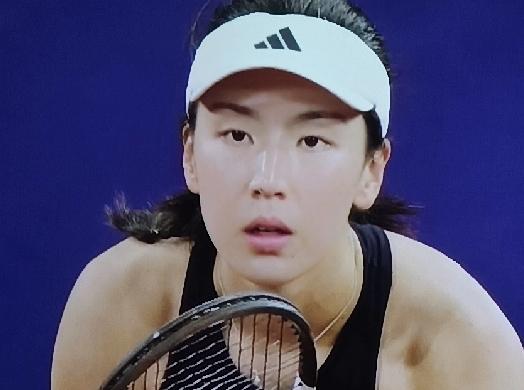 王欣瑜鲁昂站因伤无奈退赛，科斯蒂亚顺利晋级八强！
       北京时间4月17