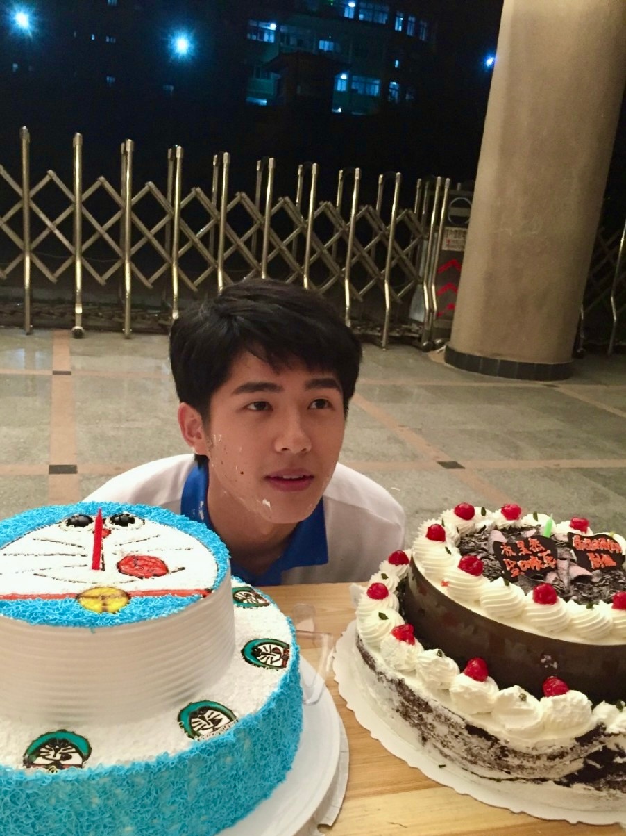 刘昊然生日快乐！[蛋糕] ​​​