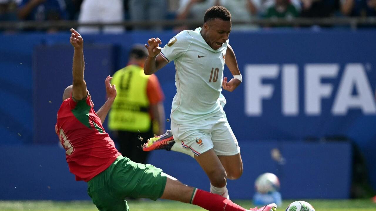 【世界杯：法国成第三个连续三届闯入半决赛的国家】

在淘汰摩洛哥（2-0）后，法