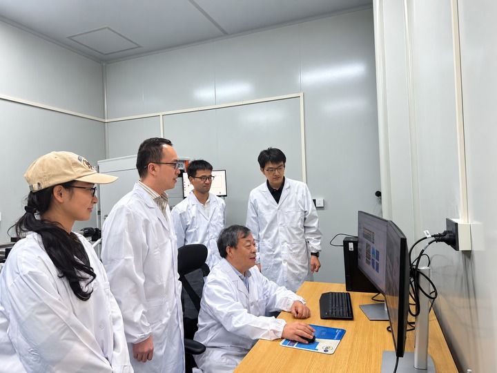 中国科大团队成功研发“戊庚环型”碳纳米带 实现高效电子输运