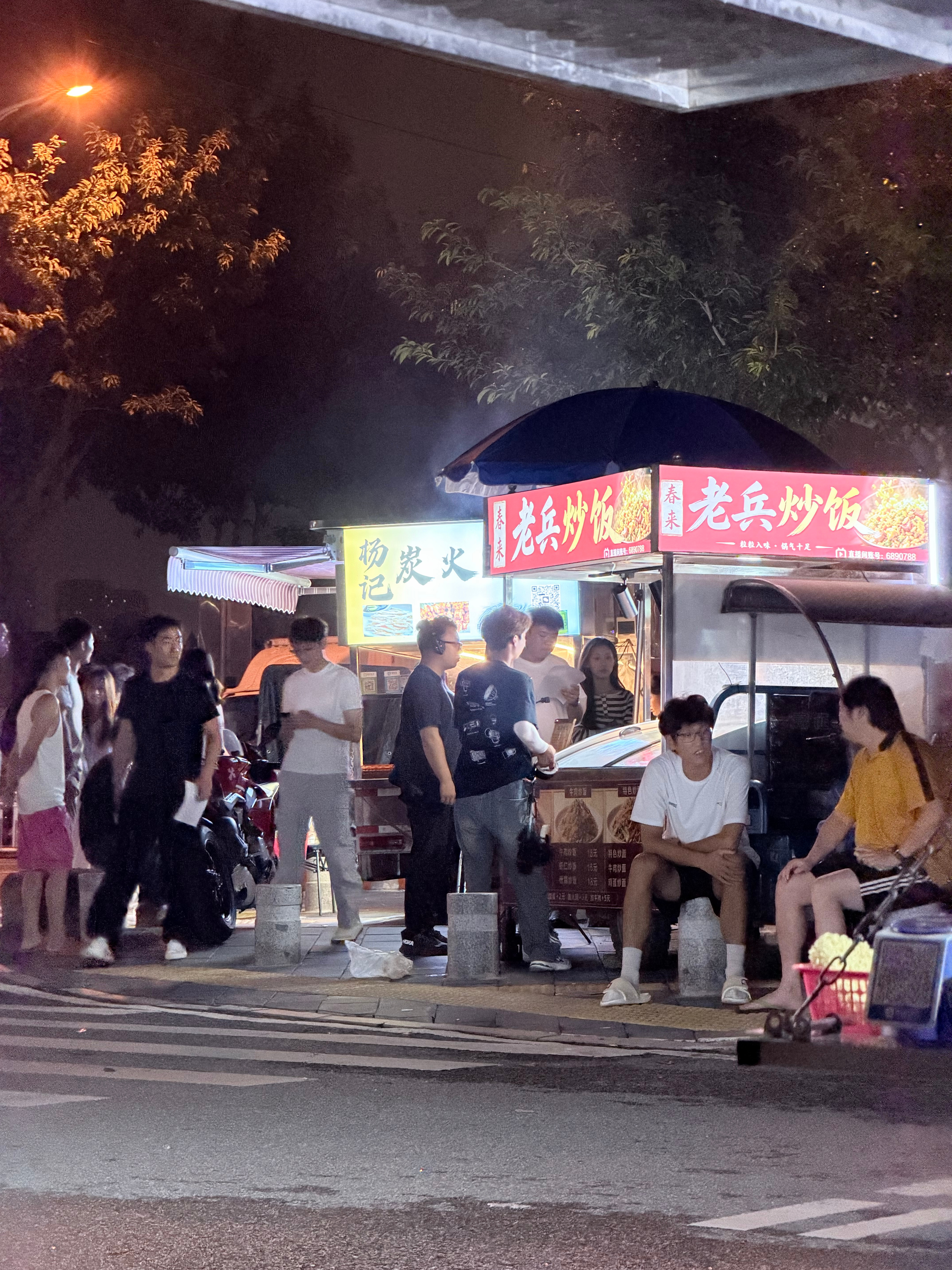 我随时随地在等待。。。。 