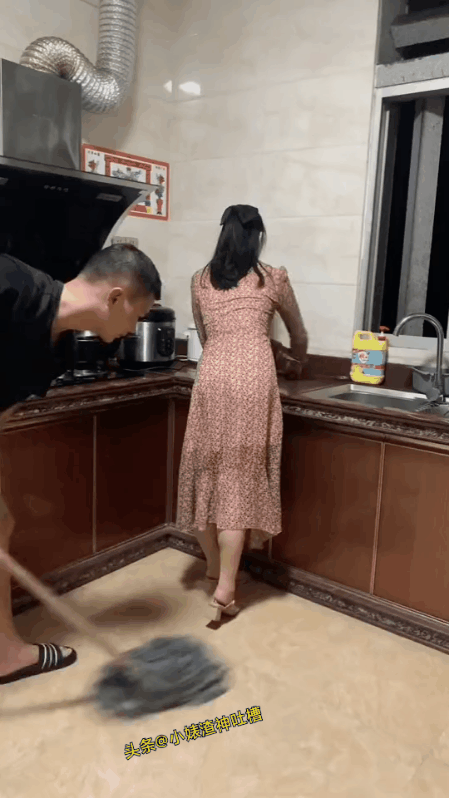 小伙子一顿骚操作，让自己媳妇开始高兴，后来又白高兴一场！