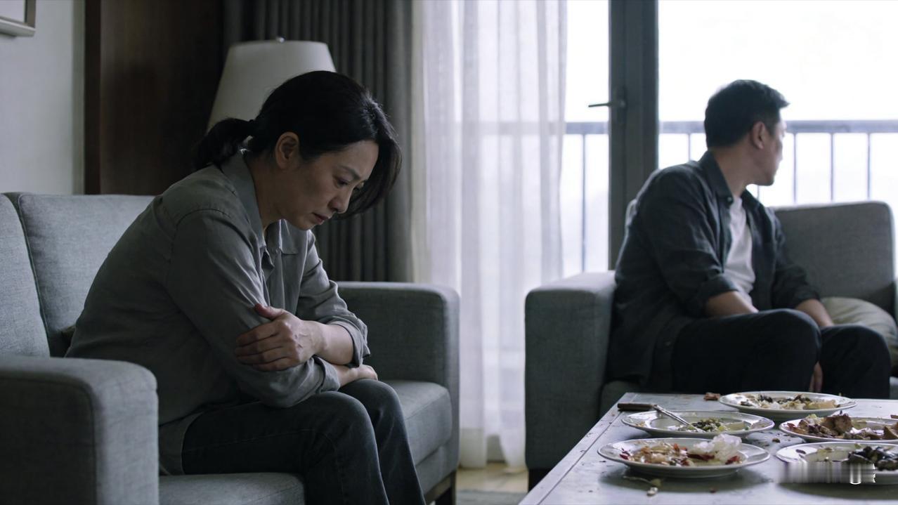 一段非常有道理的话：
“任何家庭，最强势的那个人，只要是正能量的，这个家庭基本都