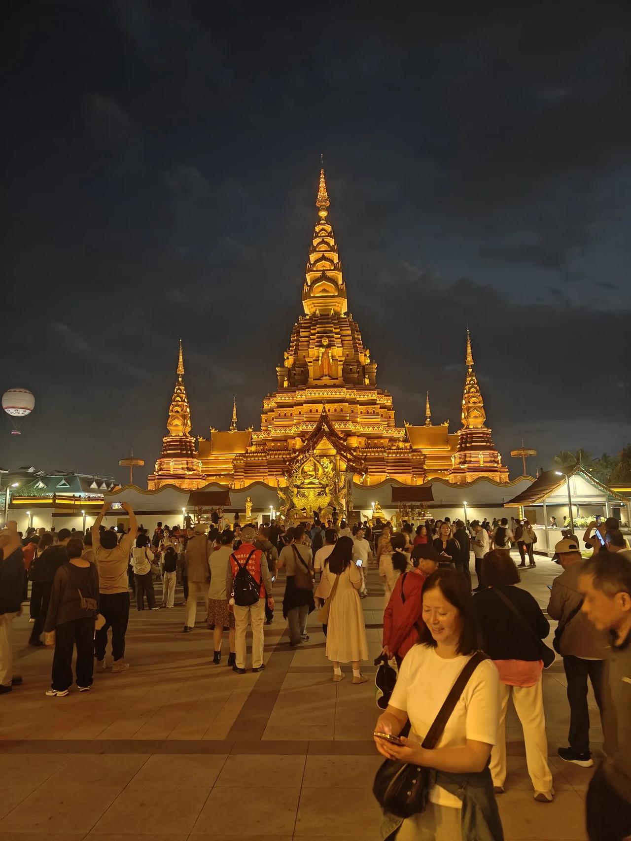 逛了一下午，到家感觉饿了，刘妈说老头子，要不我给你煮个方便面？搁里把菠菜，用不用