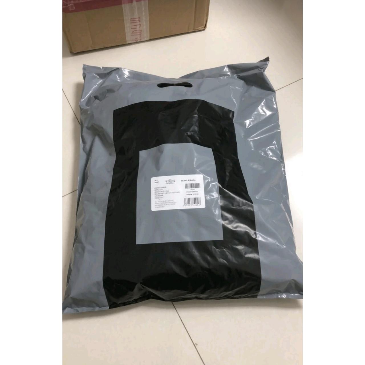 网上买东西，拆开快递箱发现里面多了个“大家伙”，是啥感觉？湖北丹江口的张先生最近