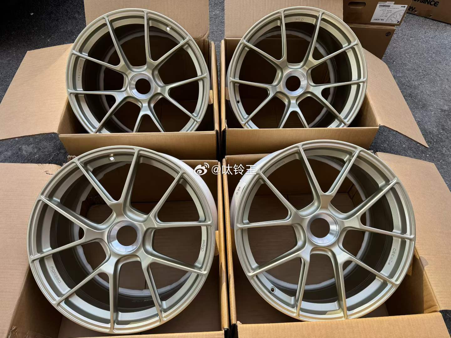 APEX正品，VS5RS，ML10RT，19寸，20寸，都有现货啦。欢迎选购，一