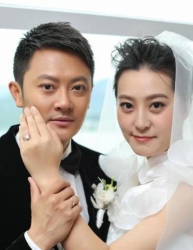 2015年，印小天花了400万元娶的老婆哈琳娜，直到孩子出生后，才发现自己的老婆