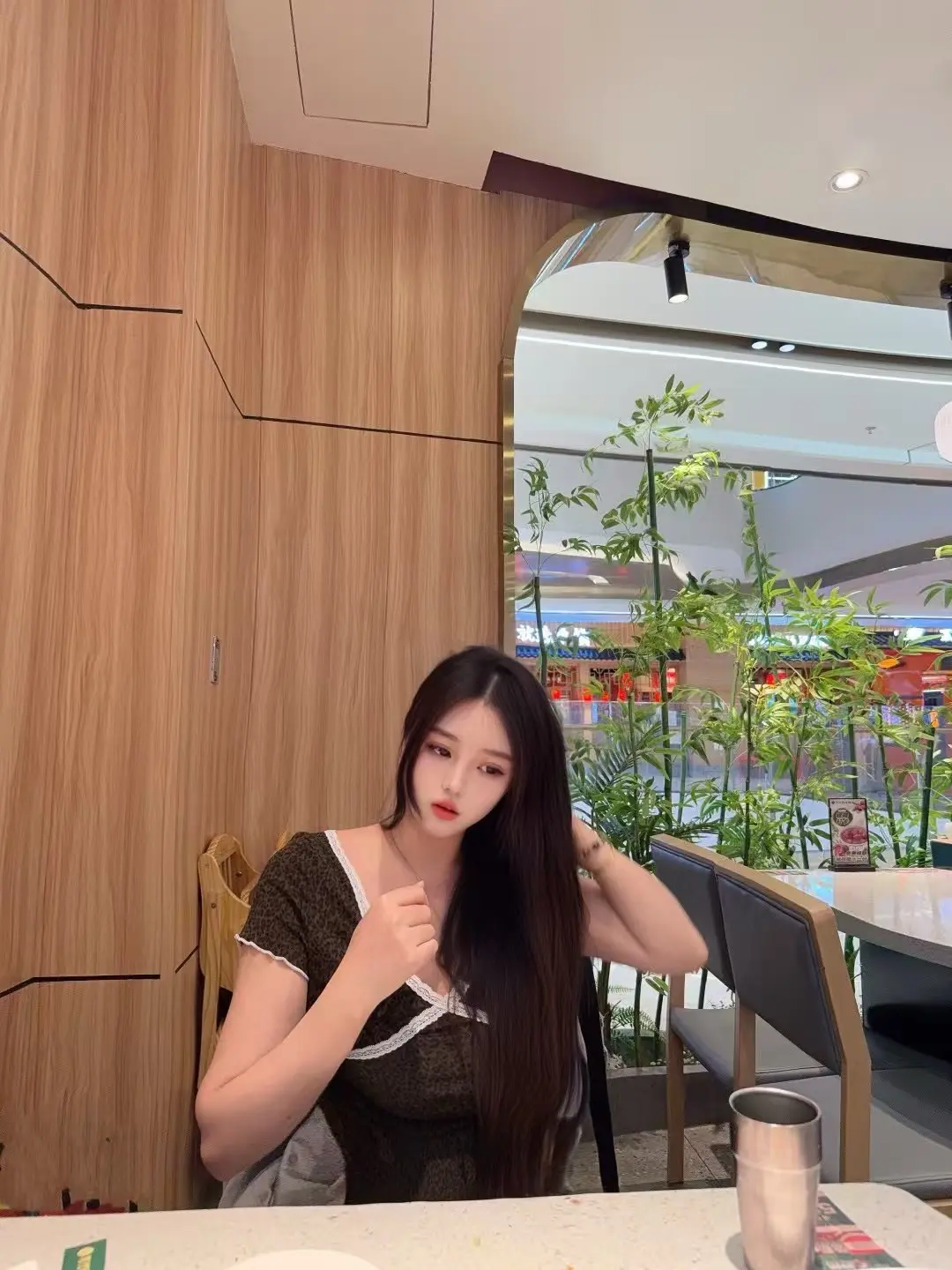 人为了赎罪念梵经，却在暗处纵欲又偷腥
