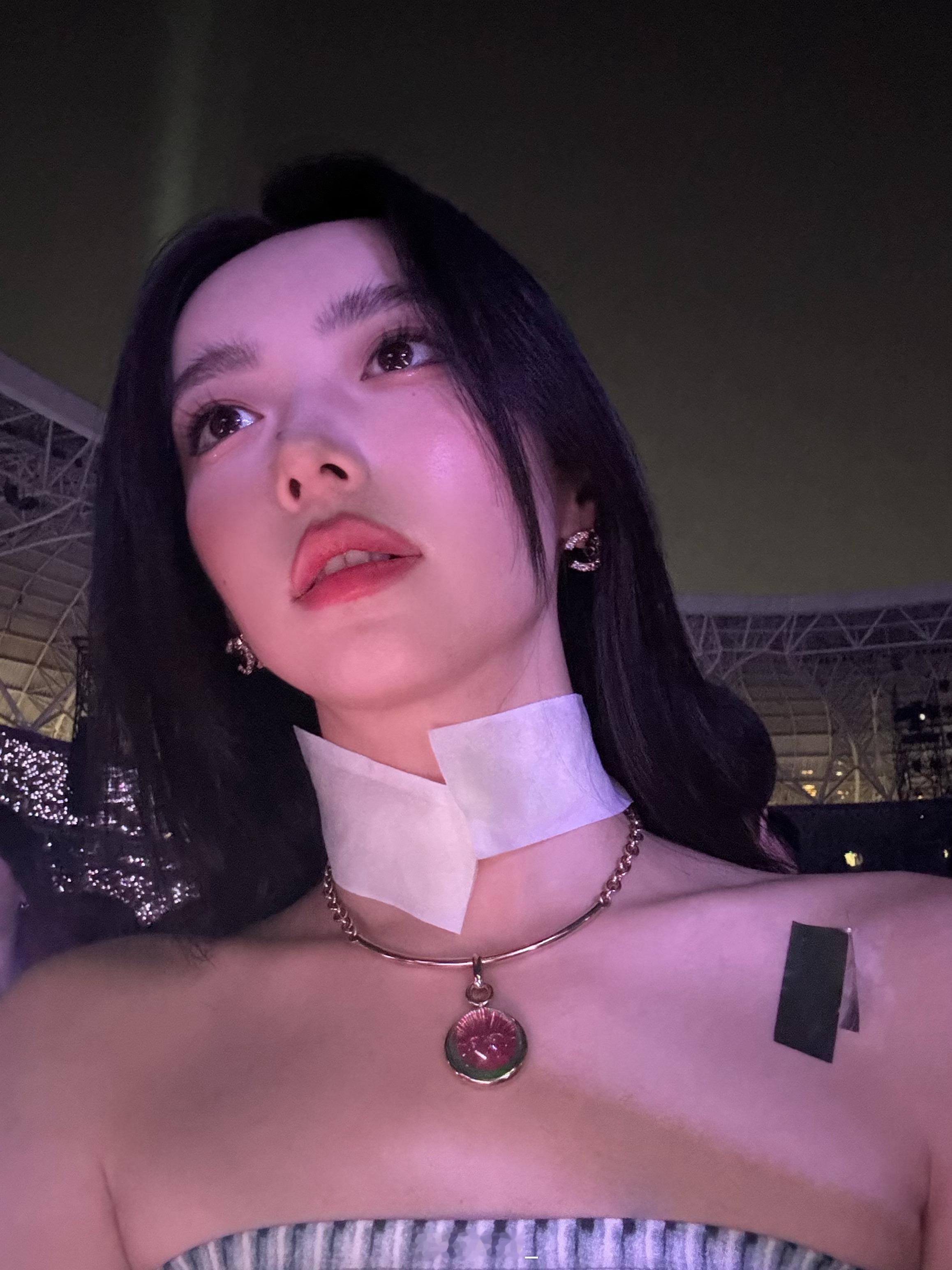 谁来看莫文蔚的演唱会了！！！终于知道Karen为什么给自己的腿买保险了 天 明明