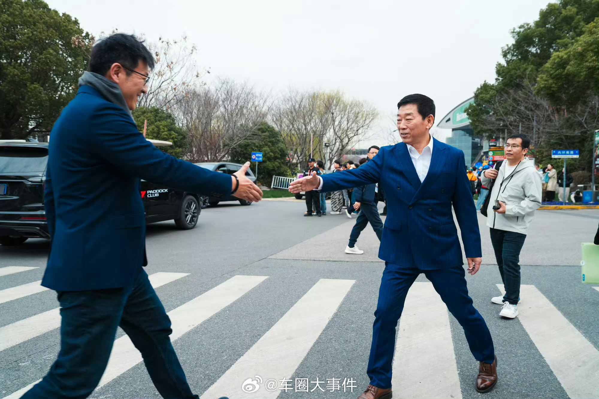 魏建军现身F12026入坑f1刚刚好 老魏有想法？