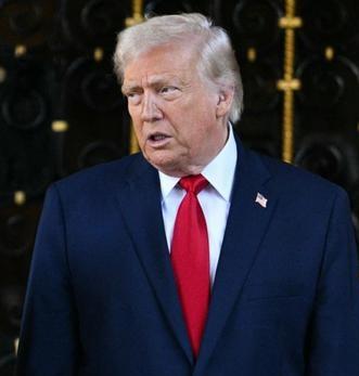 川普靠打仗从股市和期货捞钱捞上瘾了！让全世界亏钱到他个人口袋！特朗普发出威胁：“