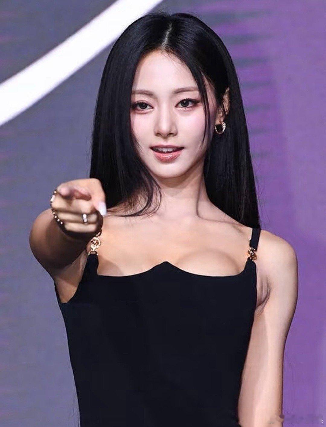 周子瑜现在越来越美了，感觉跟长开了一样 