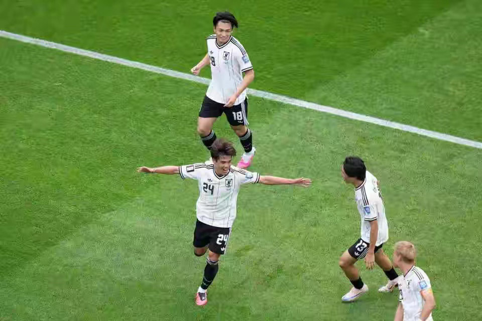 佐野海舟远射破门世界杯1/16决赛迎来一场焦点战，巴西在休斯顿NRG体育场对阵亚