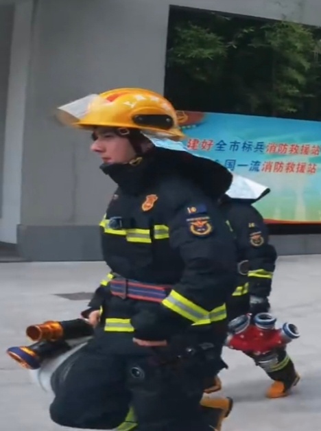 这大鼻子 ​​​
