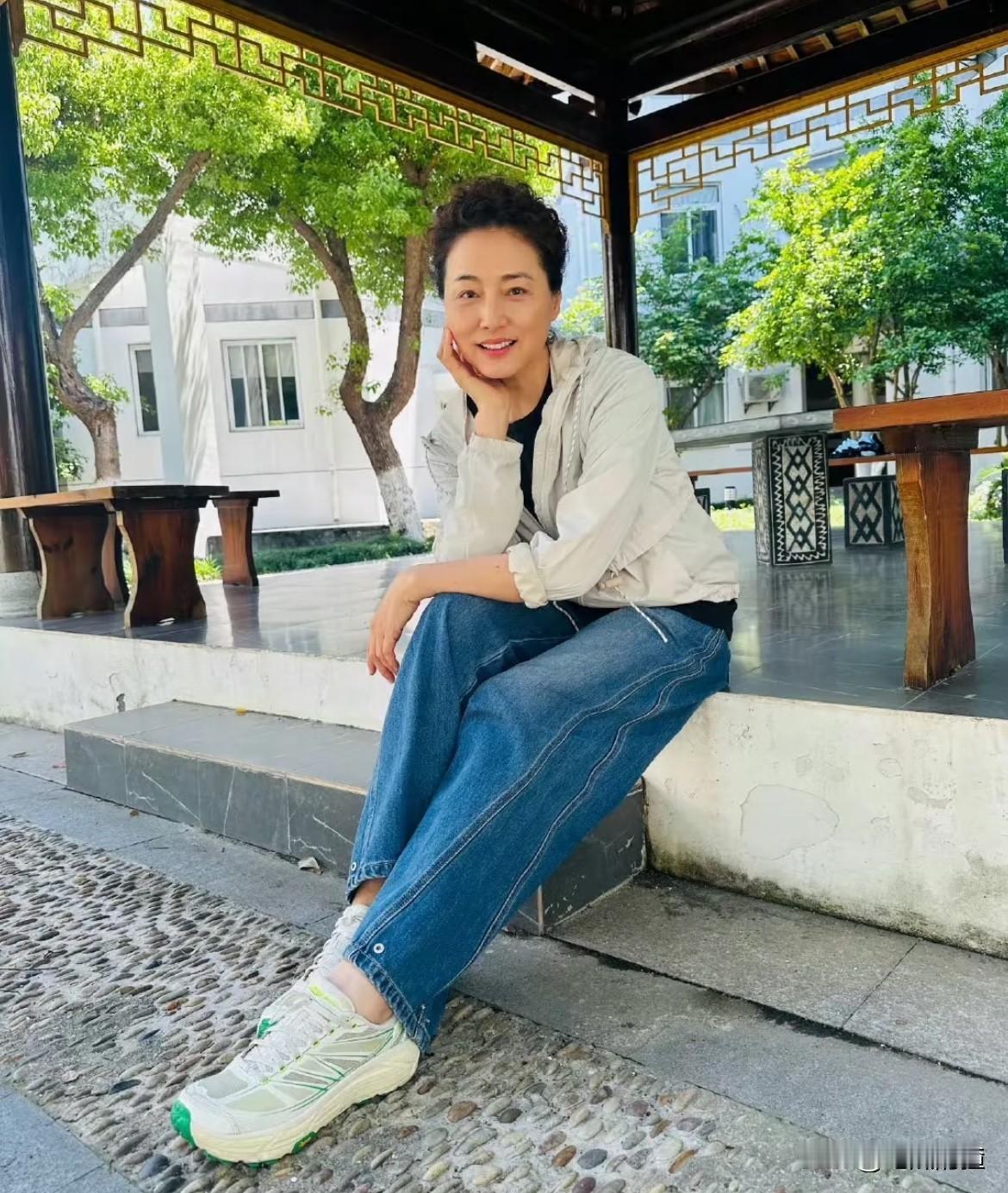终于搞清楚张延为什么戏红人不红了！
原因其实很无奈，
虽然是家里最小的孩子，但因