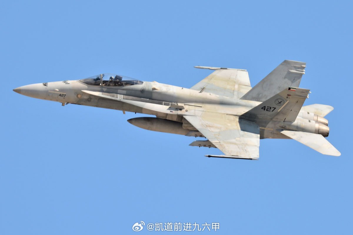 多架美战机坠毁现代战斗机多目标攻击能力高光时刻之科威特F/A-18以一打三，三发