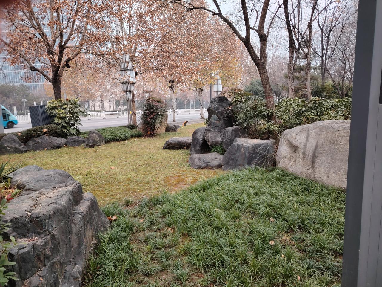 有网友称，合格的民办教师没几个。
有些民办教师仅仅上过几天当时的夜校，因那时小学