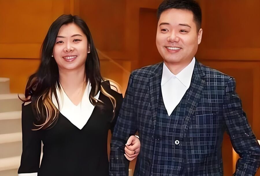 39岁丁俊晖近况曝光！娶美女张元元生下一女，如今婚姻幸福成人生赢家 