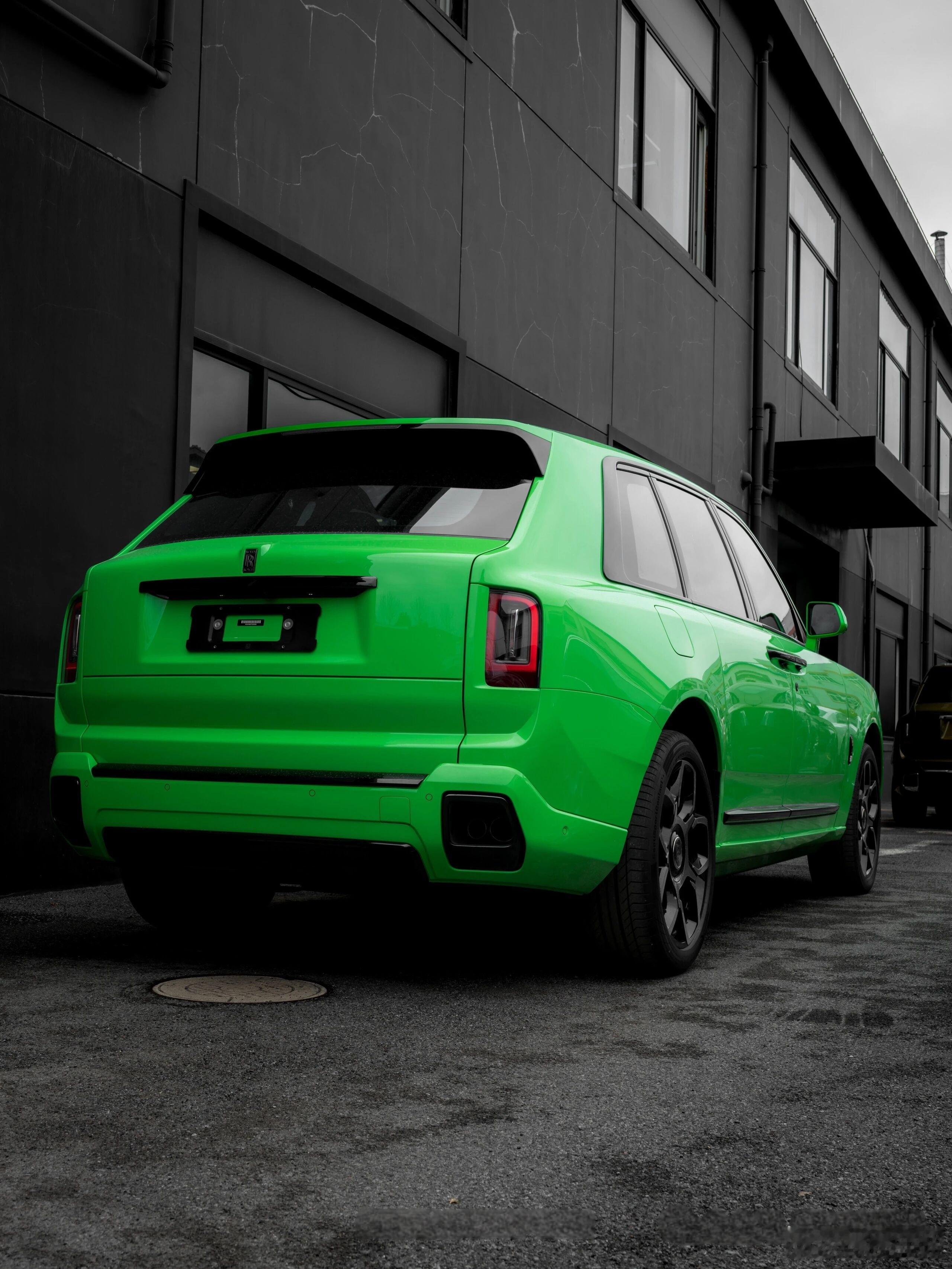 北京车展隐藏玩法光影之下，每一处都是艺术品高饱和荧光绿撞色全黑内饰绿色氛围灯在音