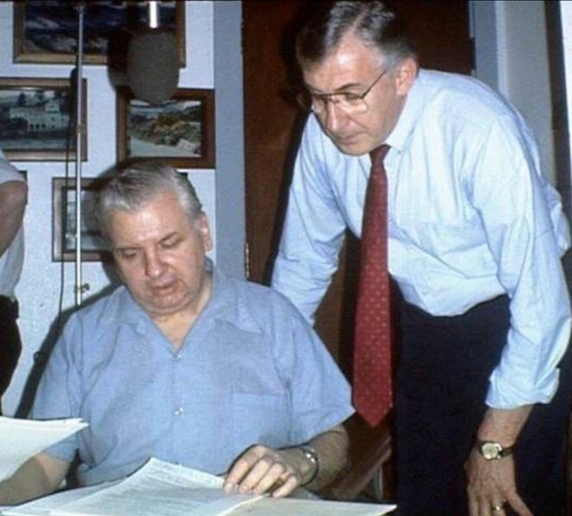 【来自投稿】图一 美国著名连环杀手约翰·韦恩·盖西在监狱中接受FBI 犯罪心理专