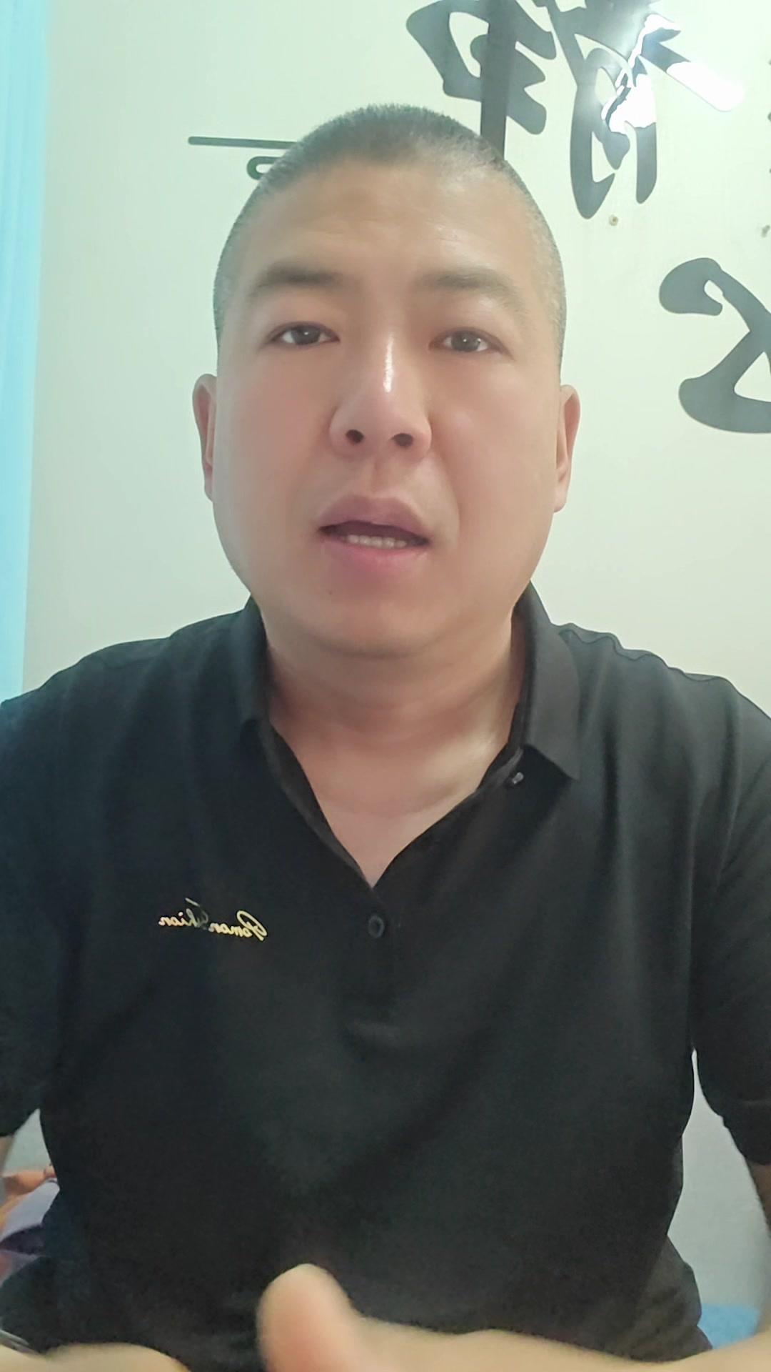 买驴苗如何避免伤亡？1️⃣选壮苗：别买100-200斤的驴驹，太小身体器官不完善