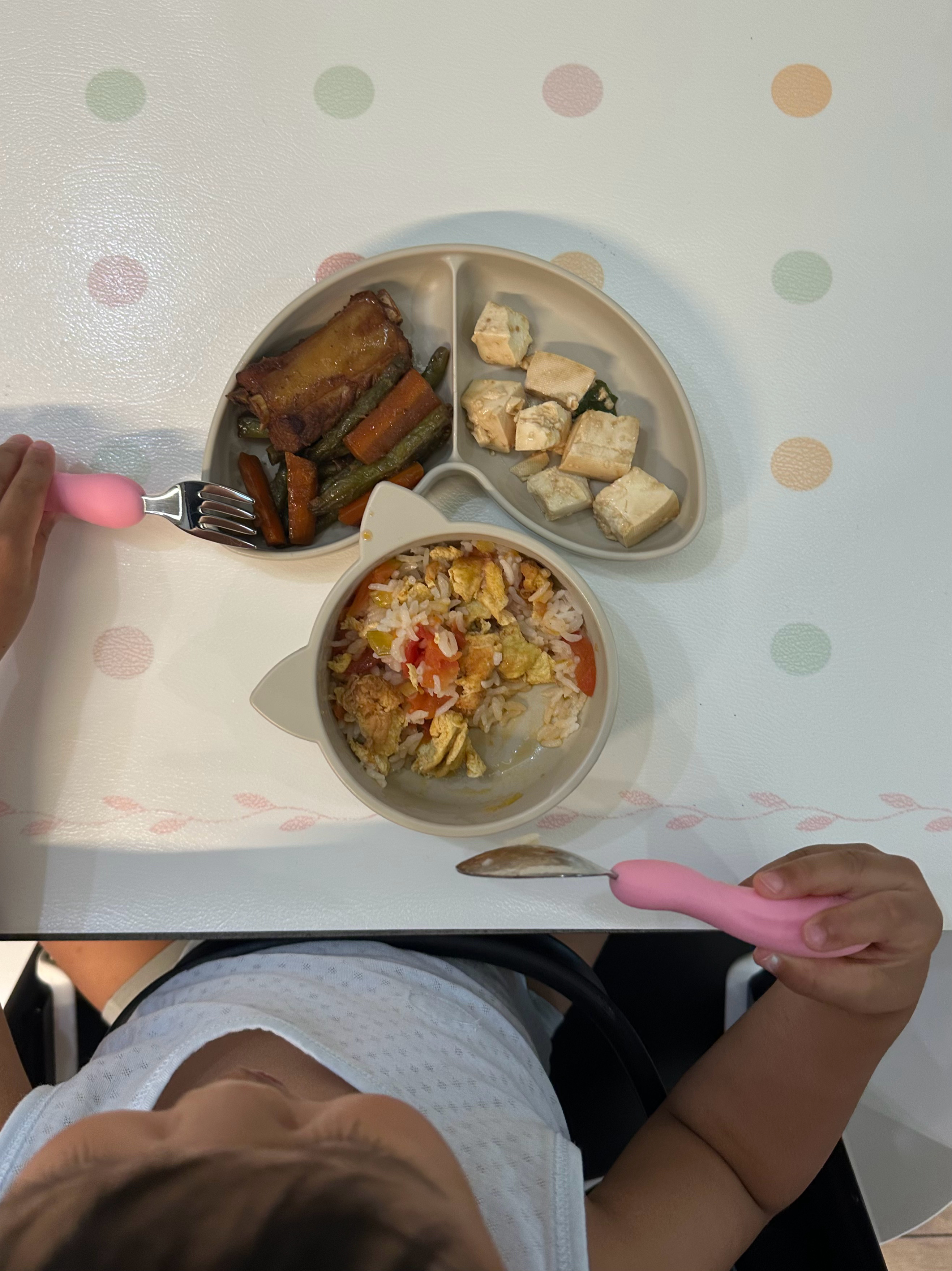 我还没开动呢，哥就光盘了。年糕一直在吃