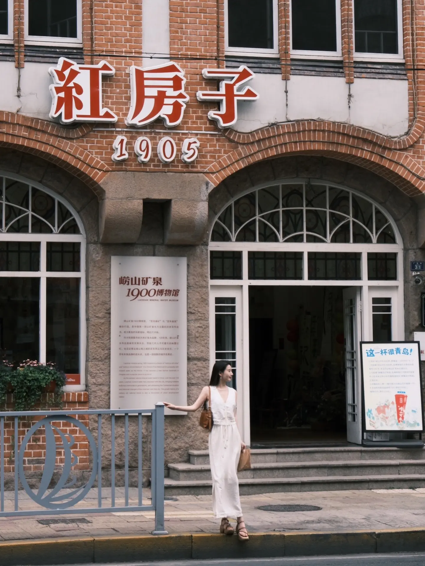 慢热 不爱热闹 性格佛系 只想有一个干净的生活圈子 不用去取悦谁 只活我自己
