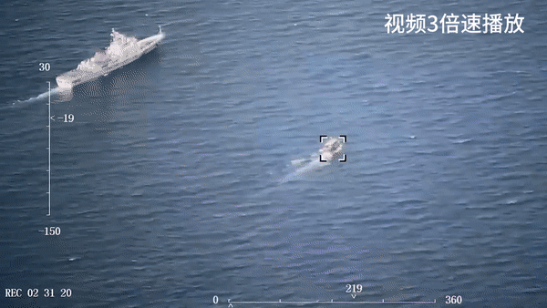 水炮驱离非法闯入我国仁爱礁的菲律宾补给船，中国海警发布的现场视频来了，全程保持理