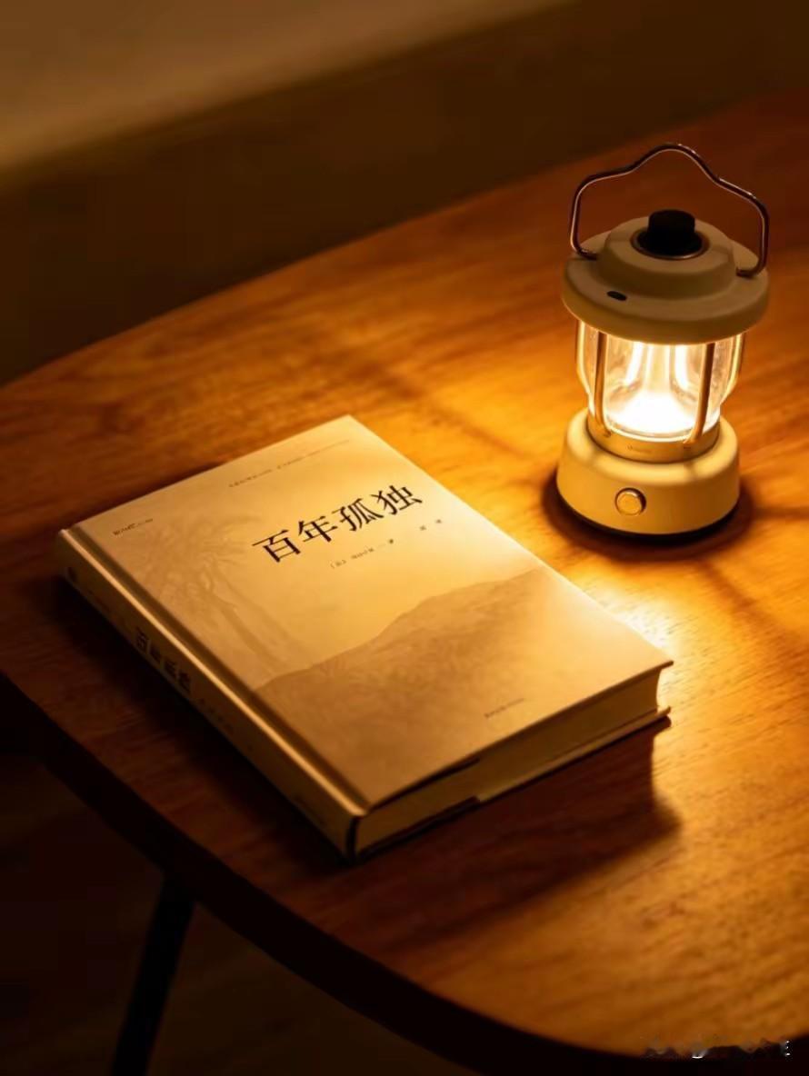 很现实的一段话：
"没有亲人，你能活；没有朋友，你能活；
就算一个人，你也能好好