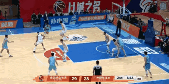 徐昕钉板大帽，郭艾伦篮板，运球一条龙得分，这种状态看着太舒服了！