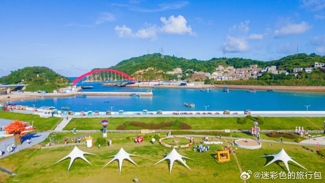 夏日看海怕暴晒？认准温州洞头！官方认证避暑海岛，彩色渔村、海上月堤、悬崖栈道氛围