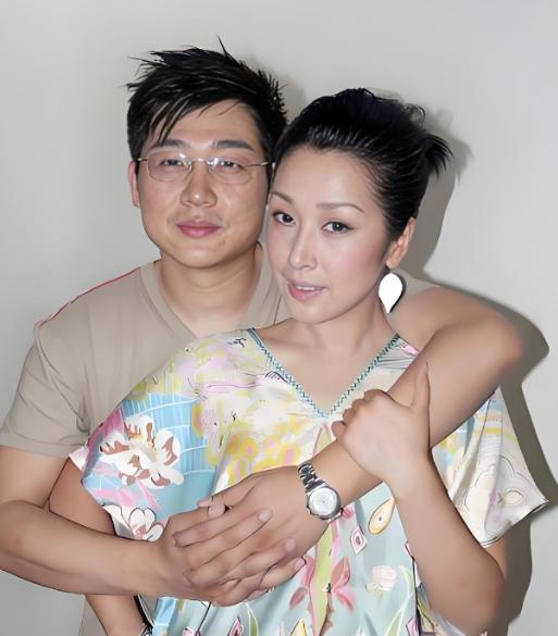 1989年，17岁的孙悦从部队回家探亲，结果，半夜时分，父母又开始吵架，她收拾好