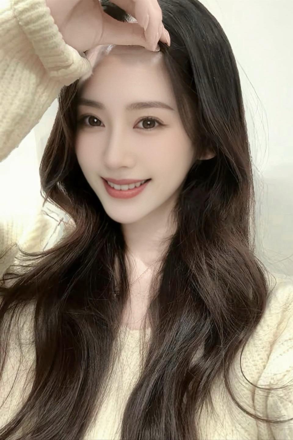 突然有一瞬间，觉得自己走了很多错路。
御姐范儿十足 创作者中心 创作灵感 温柔御