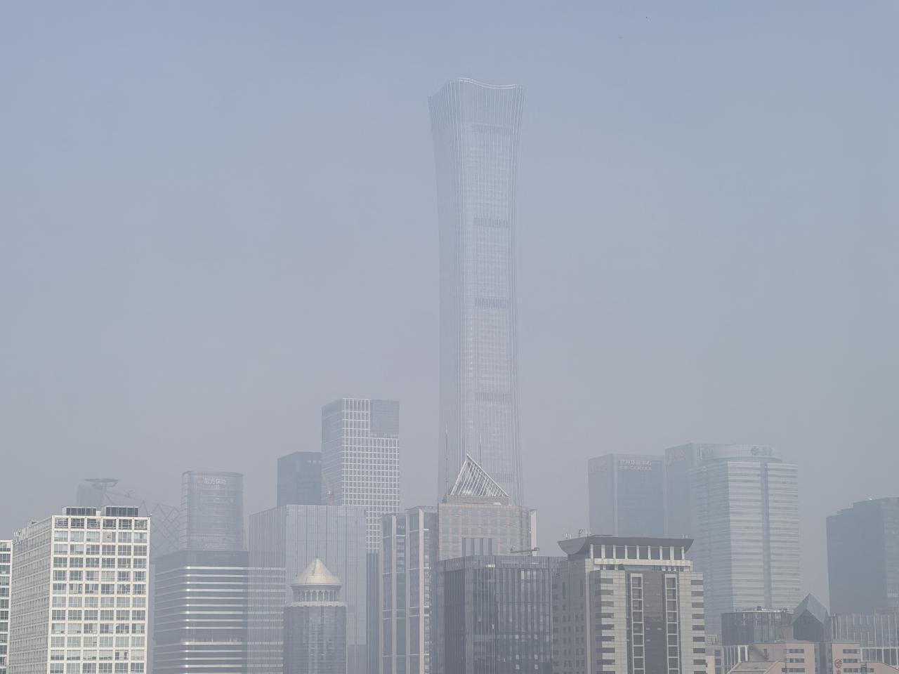 北京昨天（3月25日）重度污染，今天（3月26日）中度污染。
       这种