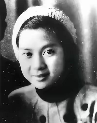 1942年，女地下党员罗文坤被捕后，敌人用尽酷刑仍未撬开她的嘴。可就在所有人以为