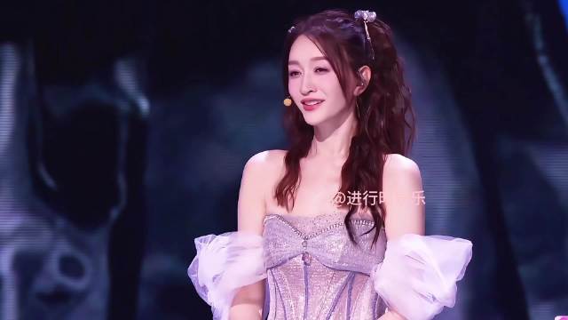 李小冉这件事，
给所有女生上了一堂课，
就是千万别轻易决定丁克。
​​李小冉和徐佳宁本来是多年好朋友