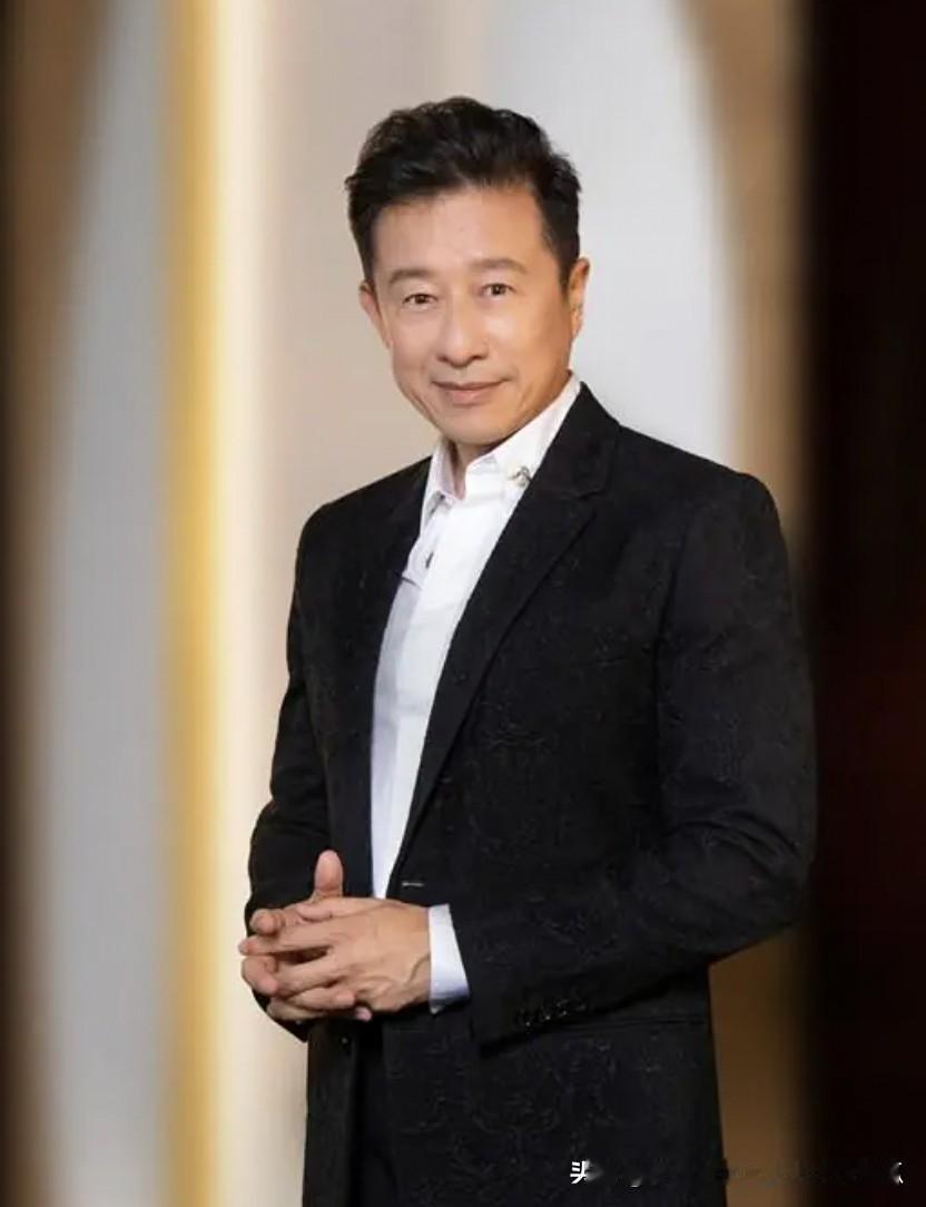 LV高管吴越加盟泡泡玛特，
任公司非执行董事。
泡泡玛特一贯的饥饿营销本来就让人