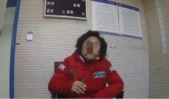 “凭什么规则都是你定”  2020年，南京女子利用天气预报购买航班延误险，押中9