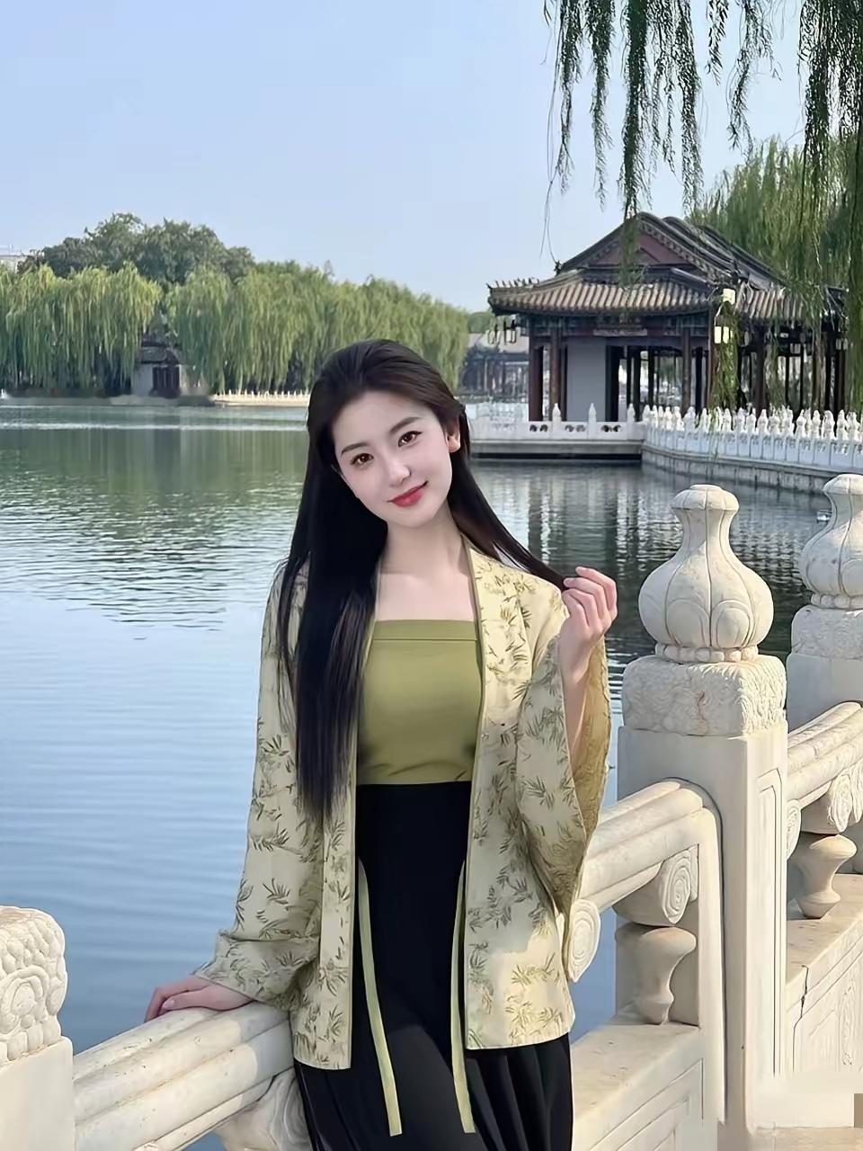 在古典园林中，感受自然与历史的交融。