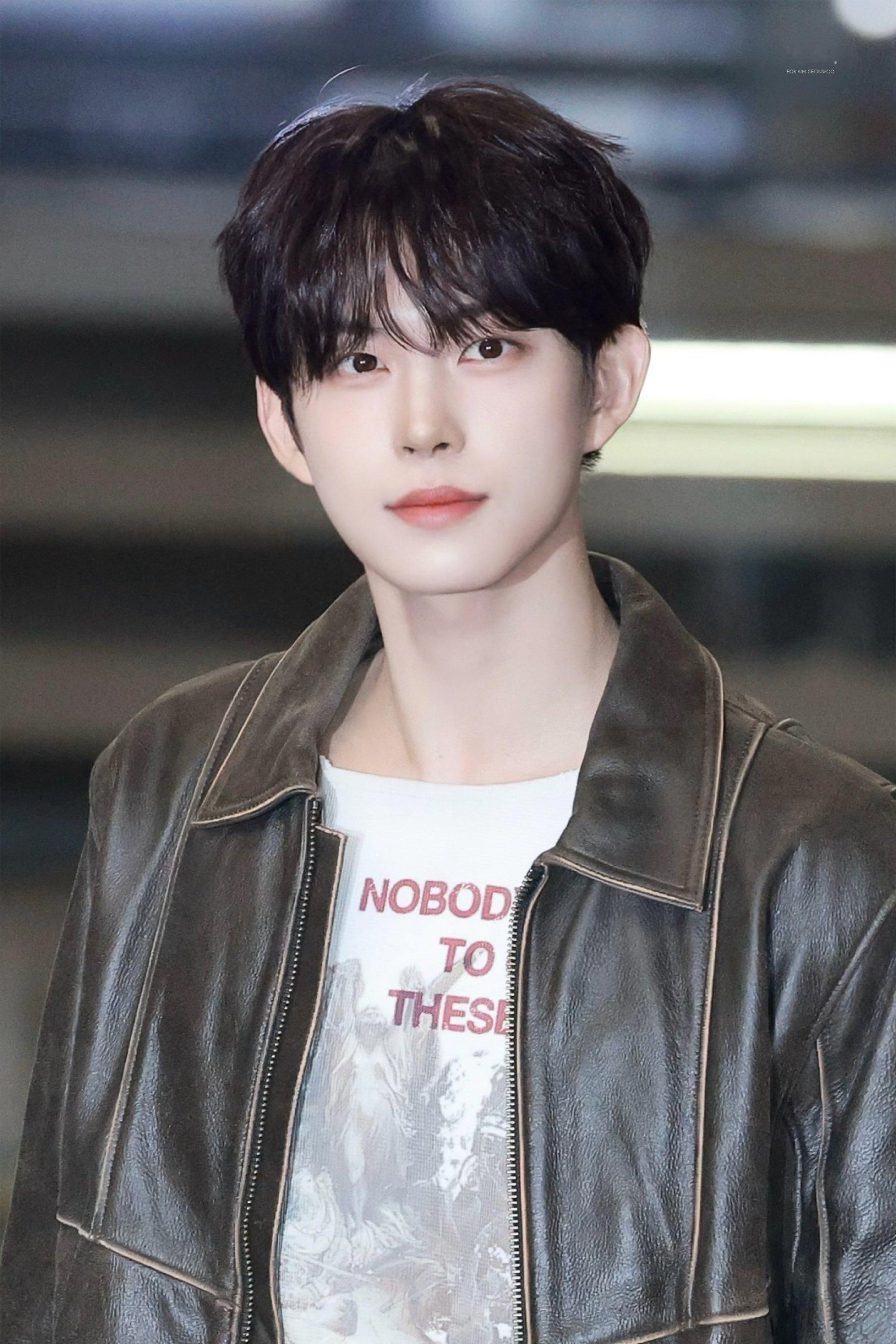 网传金虔佑存在霸凌工作人员的相关争议，引发网友热议与关注。其所属公司正式发布官方