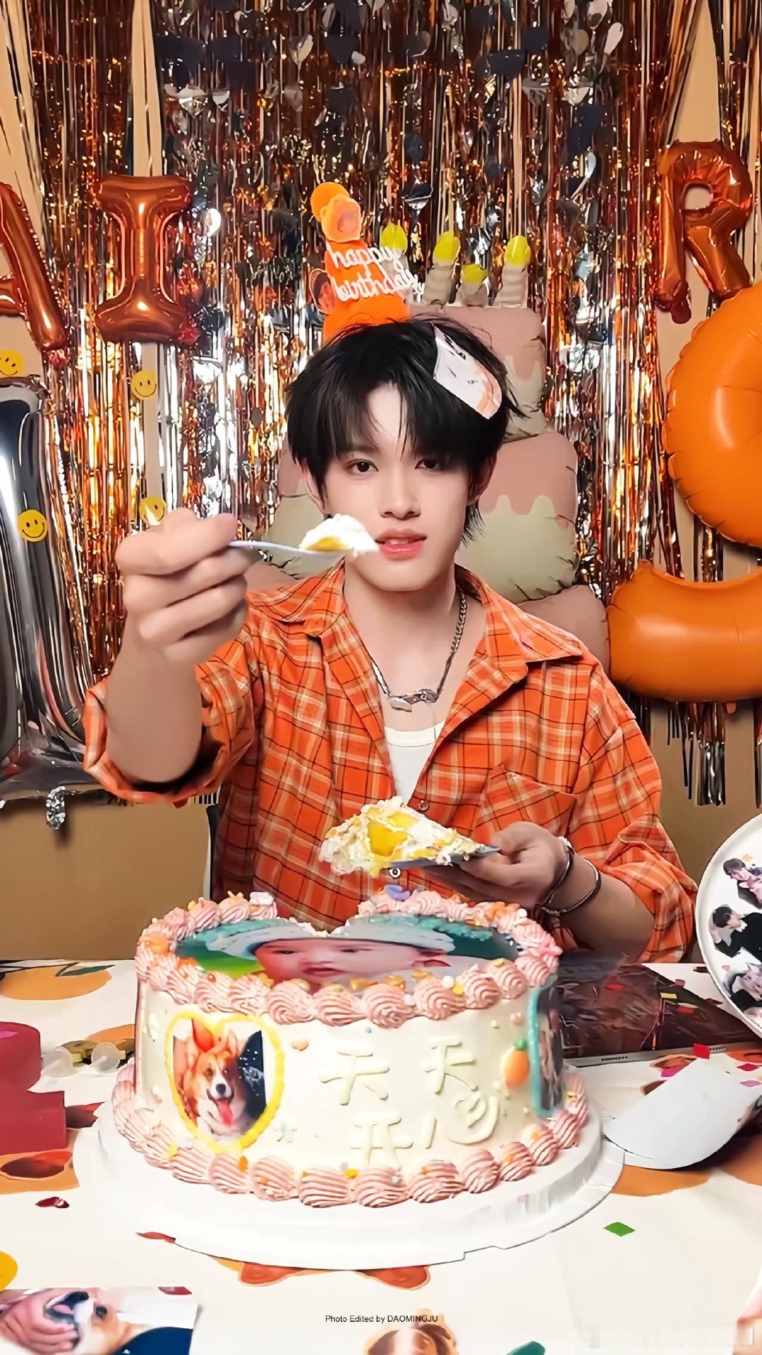 张极蛋糕上是婴儿照 谁被张极蛋糕上的婴儿照萌晕了，我先说！也太可爱了 