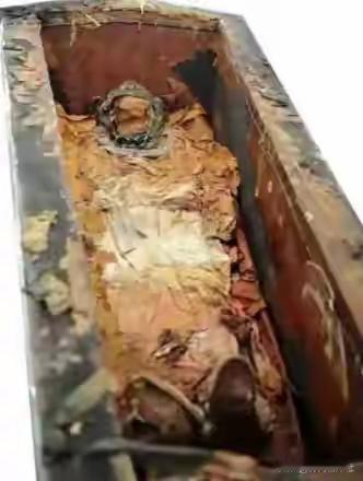 清朝宦官李莲英的秘密谋划引发宫廷震荡——惊人证据揭露背后阴谋

清朝末年，宫廷内