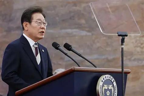李在明这次被自己人坑了！韩国政府嘴上刚说一个中国立场没变，光州双年展却坚持用涉台