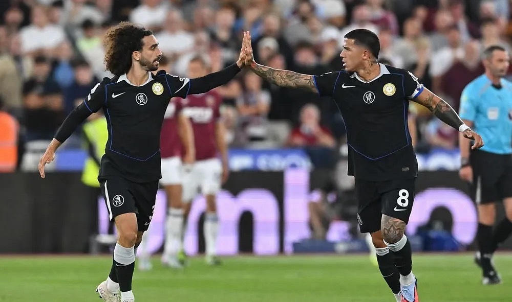 据《卫报》报道，在本次国际比赛日，切尔西因两名核心球员的言论陷入了更深的危机。阿