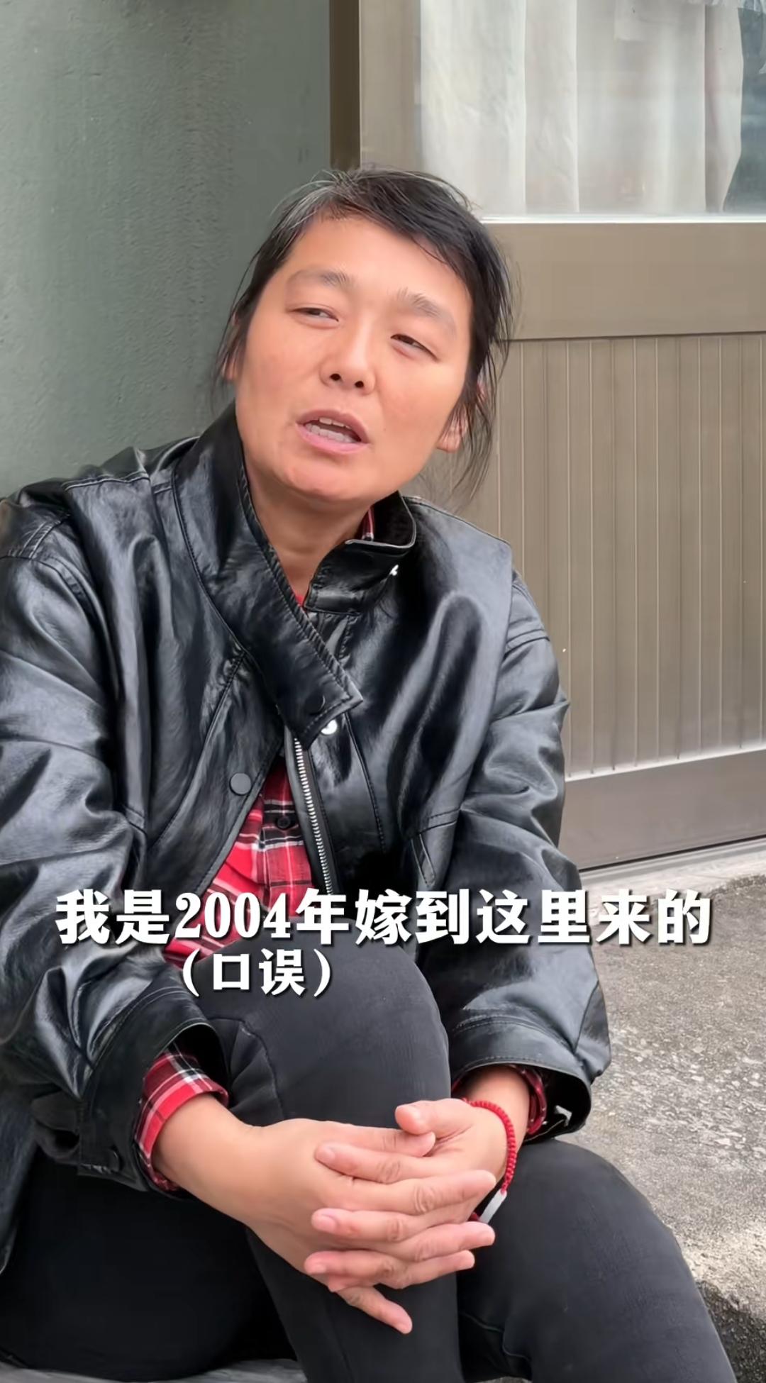  “别赌婚姻，要靠自己”：
菜场女作家的一句话，戳中无数女人的痛！
    26
