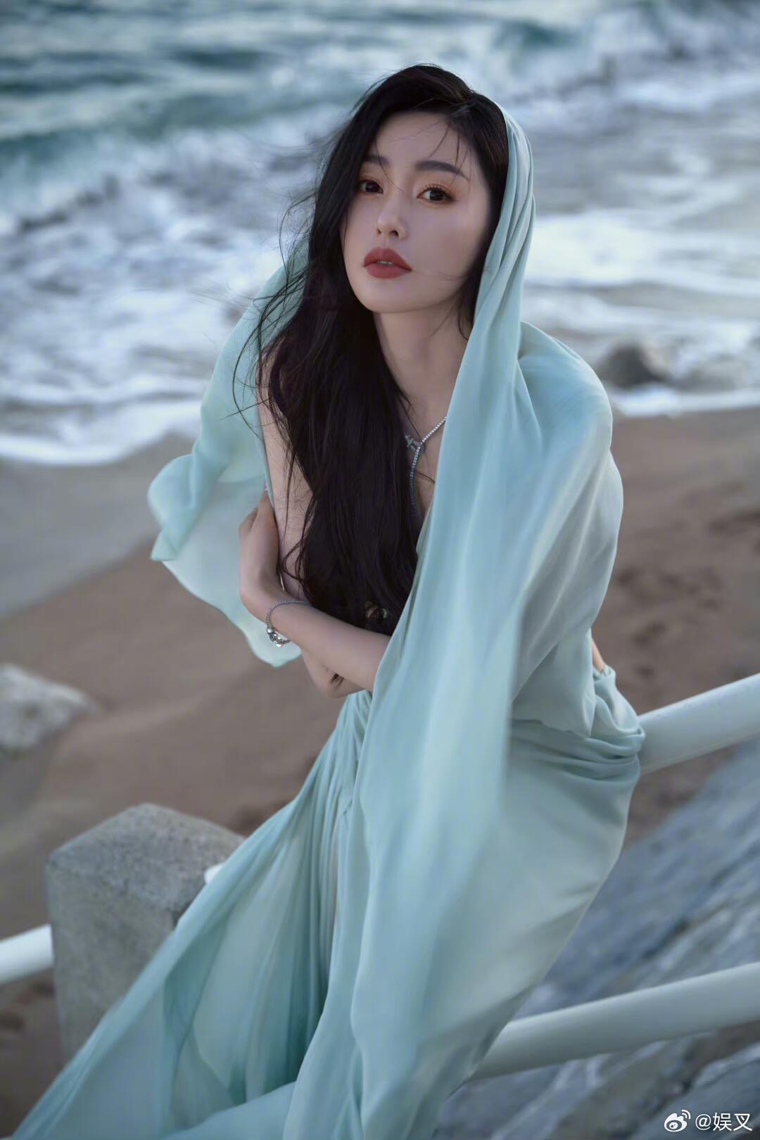 曝张天爱脚受伤了张天爱为戏增肥 增肥扮角色、受伤仍坚持，张天爱对待作品的认真态度