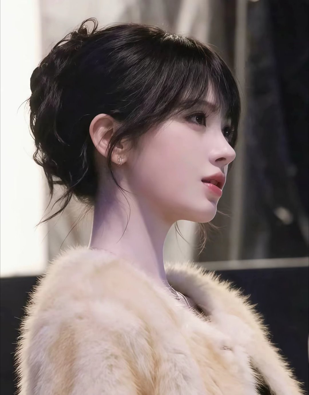 鞠婧祎 jjy鞠婧祎姜黎非﻿ jjy鞠婧祎千香 你太安靜了，坐在那像一封沒有地址