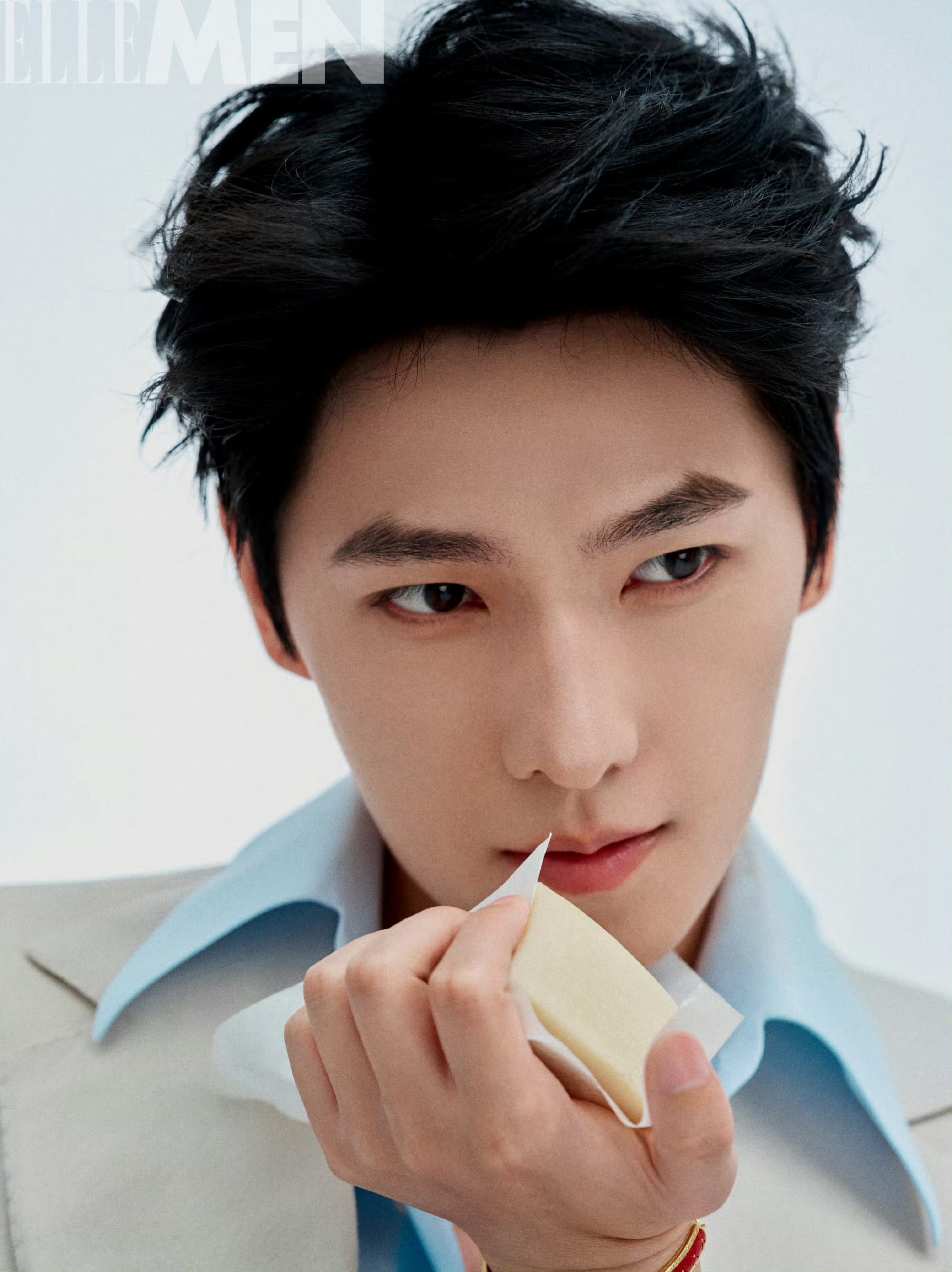 杨洋 ｜ELLEMEN 杂志八月刊双封面老友杨洋第四次登ELLEMEN 杂志封面