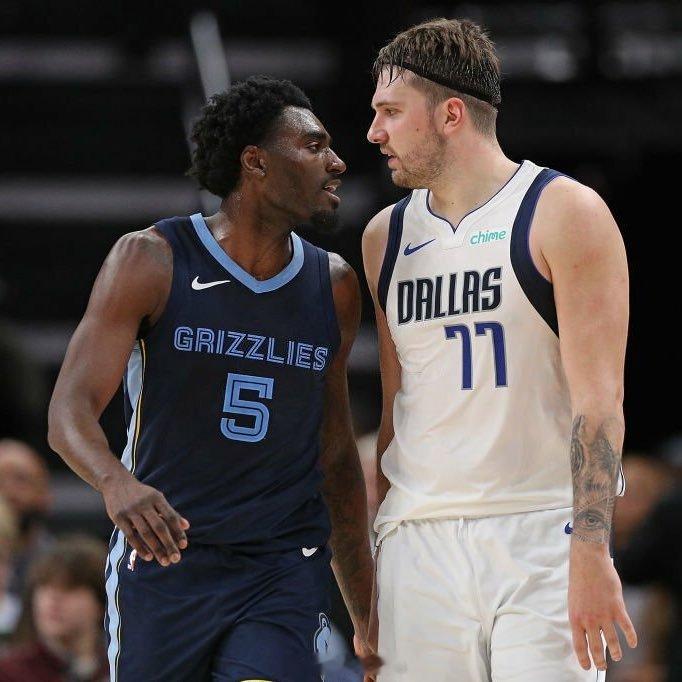 文威生涯第一场有效比赛就是打小牛，单节对位卢卡限制到 9 中 2.今天是他复出第