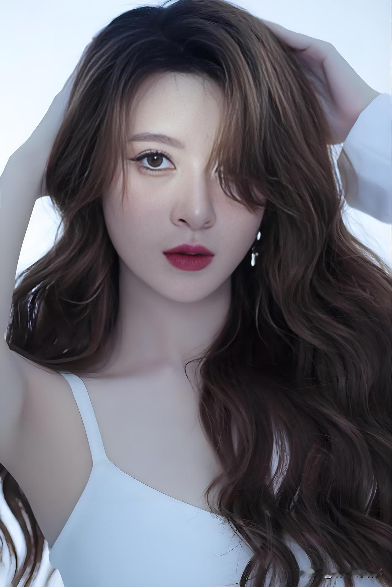 夫妻AA制老公不掏医药费，看到金镯子后我提离婚
 
我和老公结婚时约定婚姻AA制